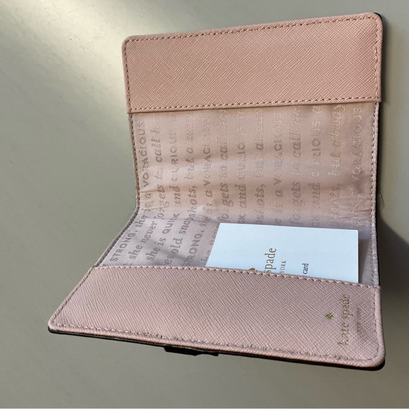 Kate Spade passport cover - Picture 3 of 3